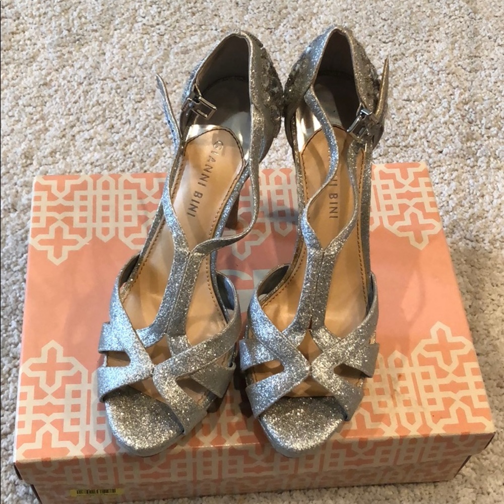 Formal shoes